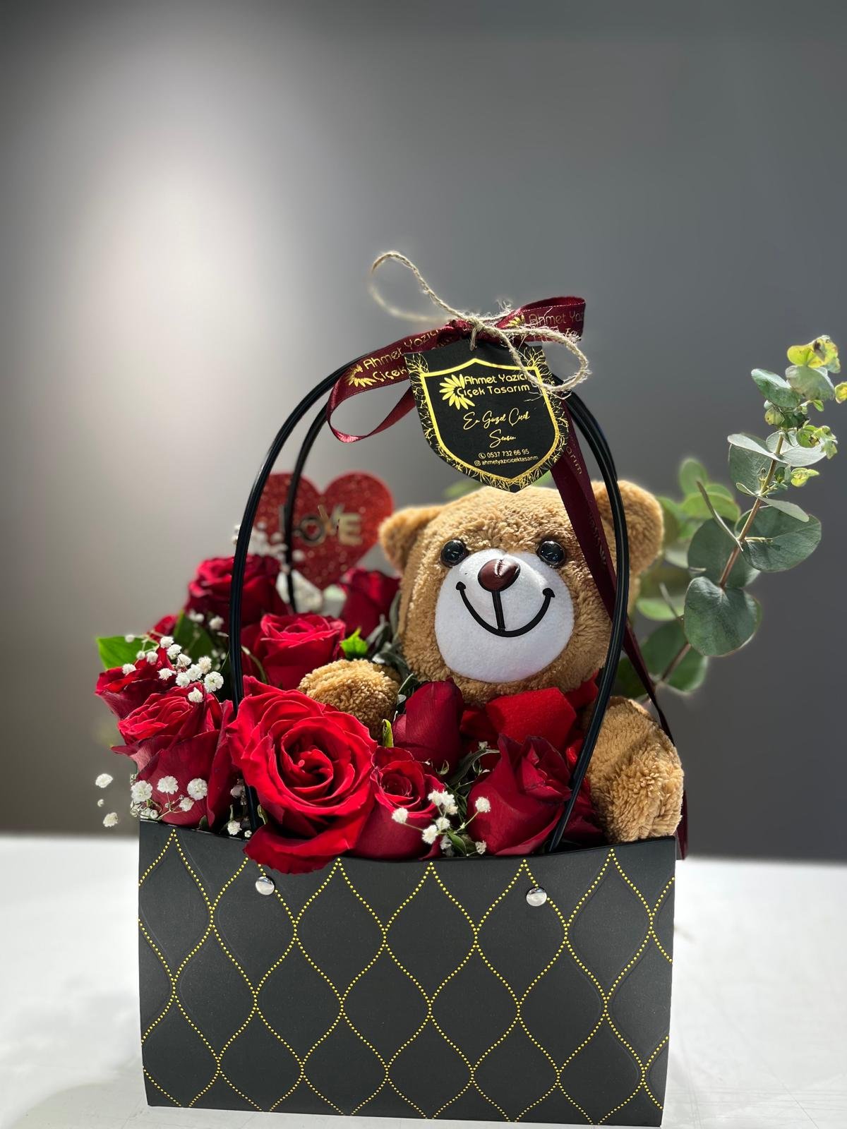 ÇANTA GÜL VE PELUŞ AYICIK 